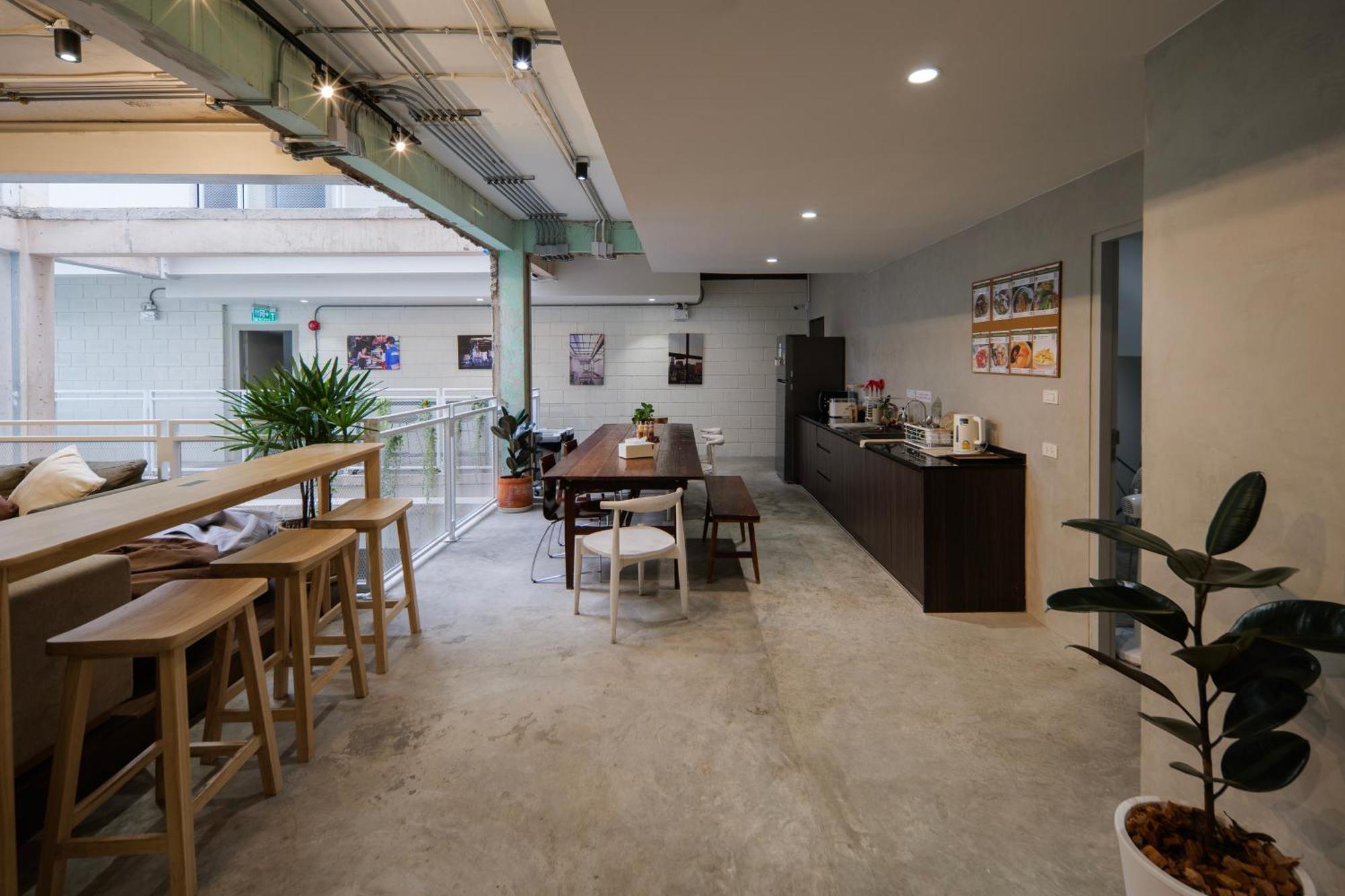 C'House Bangkok Hostel Bagian luar foto